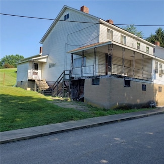 31 Cherry St, Ellsworth, PA 15331