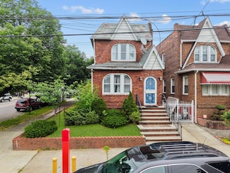 11401 115th St, South Ozone Park, NY 11420