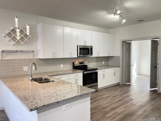 212 Barrett Place, San Antonio, TX 78225
