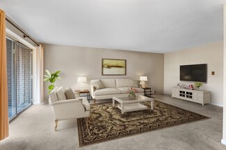 64 Main St Unit 31B, Stoneham, MA 02180