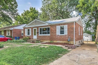 9123 Harold Dr, Saint Louis, MO 63134