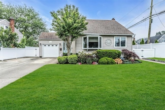 6 Ceil Place, Bethpage, NY 11714