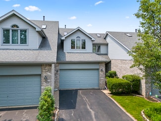 7008 Plymouth Ct, Tinley Park, IL 60477