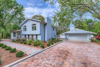 18838 W Hickory St, Mundelein, IL 60060