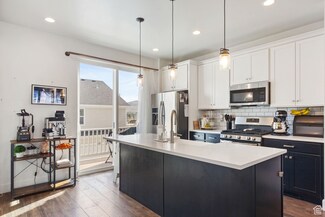 1056 W Painted Horse Ln, Bluffdale, UT 84065