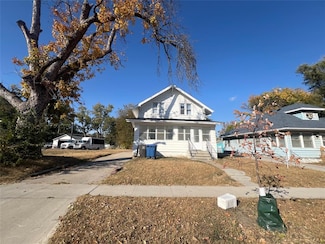 2428 E Walnut St, Des Moines, IA 50317