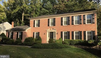 8 Theresa Dr, Lawrence Township, NJ 08648