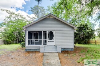207 E 4th St, Springfield, GA 31329