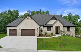 213 W Fairview Dr, Mequon, WI 53092