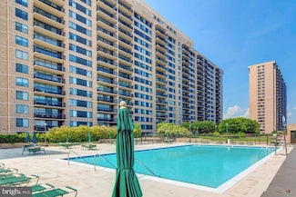 3709 S George Mason Dr Unit 1605, Baileys Crossroads, VA 22041