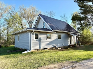 208 N 7th St, Barron, WI 54812