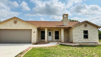 97 Westwood Ln, Kerrville, TX 78028