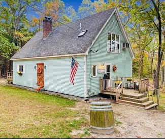 141 Hersey Ln, Newmarket, NH 03857