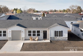 1213 Phillips Cir, Ontario, OR 97914