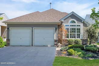 22 Dunrovin Ct, Manchester, NJ 08759