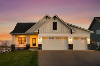 1067 Alta Ave N, Hudson, WI 54016