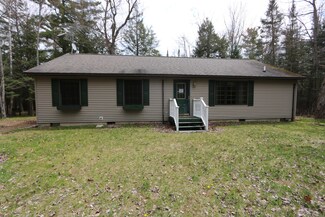 5365 Riverview Rd, Hessel, MI 49745