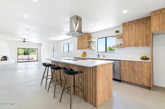 332 E Desert Tree Dr, Tucson, AZ 85704