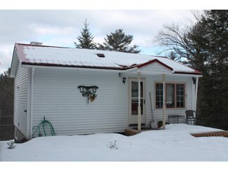 21 Nicholson Dr, Woodstock, NH 03262