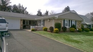 27 Avondale Ln, Matawan, NJ 07747