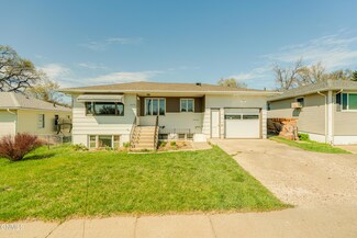 1034 Summit Blvd, Bismarck, ND 58504