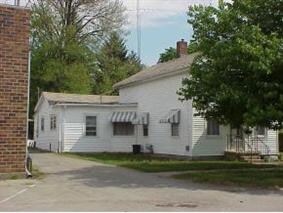 109 E North St, Bourbon, IN 46504