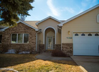 5164 S Pines Ct, Grand Forks, ND 58201