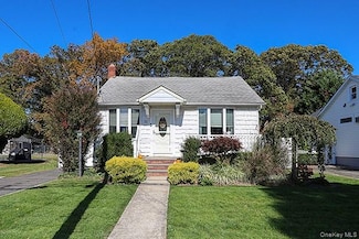 22 Davenport Place, North Bellmore, NY 11710