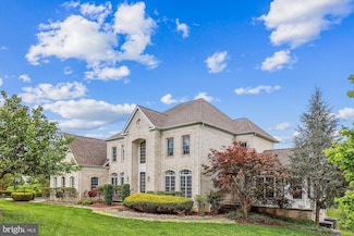 4 Hidden Ponds Ct, Gaithersburg, MD 20878