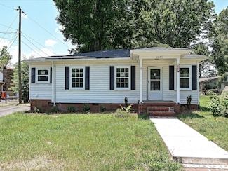 6225 Macon St, Charlotte, NC 28208