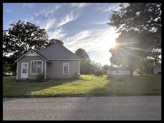 1617 N Church St, Marceline, MO 64658