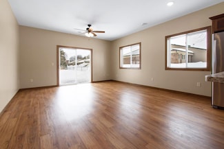 411 Bullis St, Kenyon, MN 55946