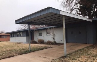 318 Pawnee Rd, Foss, OK 73647
