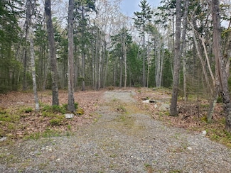 36 Eastwood Ct, Bristol, ME 04539