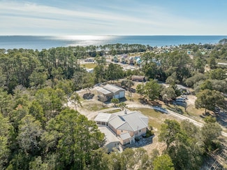 1810 Lighthouse Rd, Carrabelle, FL 32322