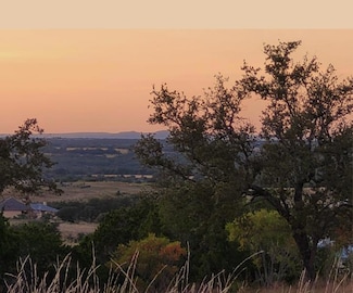 261 Cedar Mountain Dr, Spicewood, TX 78669