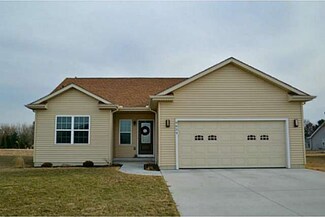 6659 Alexander Dr, Walbridge, OH 43465