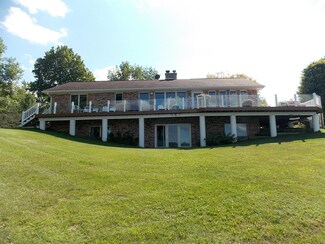 4540 Hiawatha Dr, Cheboygan, MI 49721