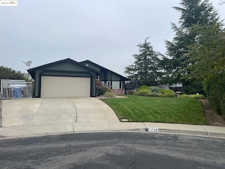 1748 Pine Ct, Oakley, CA 94561