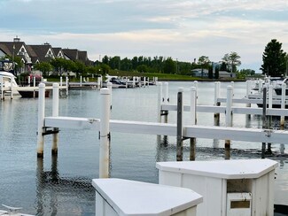 23 Marina Dr, Manistee, MI 49660