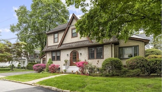 19 Glenorchy Place, New Rochelle, NY 10804