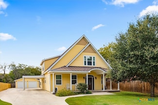727 S Guadalupe St, Lockhart, TX 78644