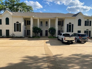 195 Waverly Dr, West Point, MS 39773