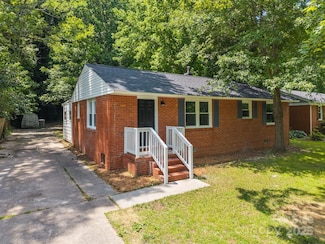 1709 Masonic Dr, Charlotte, NC 28205