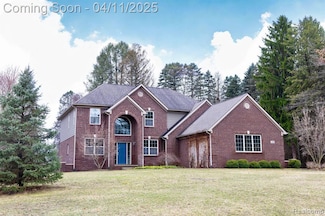 1399 Wildflower Ct, Lake Orion, MI 48362