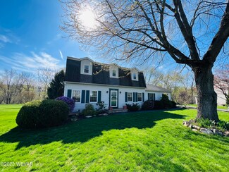 12 James St, Mill Hall, PA 17751