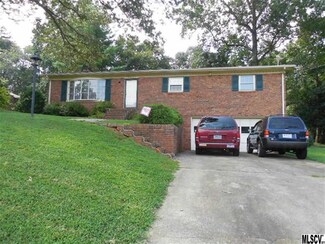 2551 30th Street Dr NE, Hickory, NC 28601