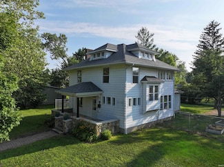 421 S Franklin St, Winamac, IN 46996