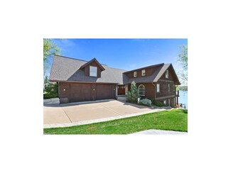102L Lake Shore Dr, Lees Summit, MO 64086