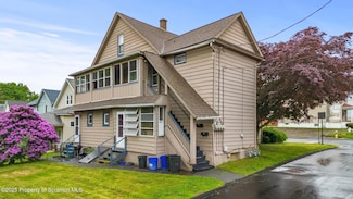 213-215 Bellman St, Throop, PA 18512